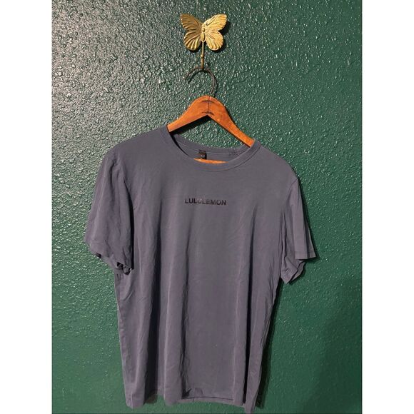 Mens Blue Logo Lululemon Short Sleeve Shirt Size Small - Picture 1 of 5